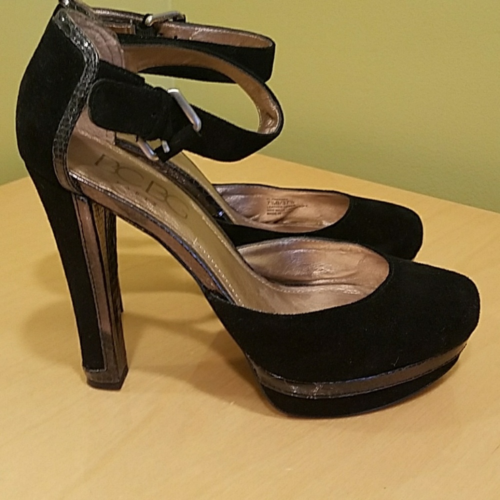 Shoes - Picture 2 of 4